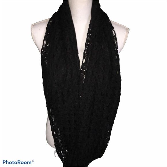 Black Textured and Layered Infinity Scarf - Picture 2 of 6